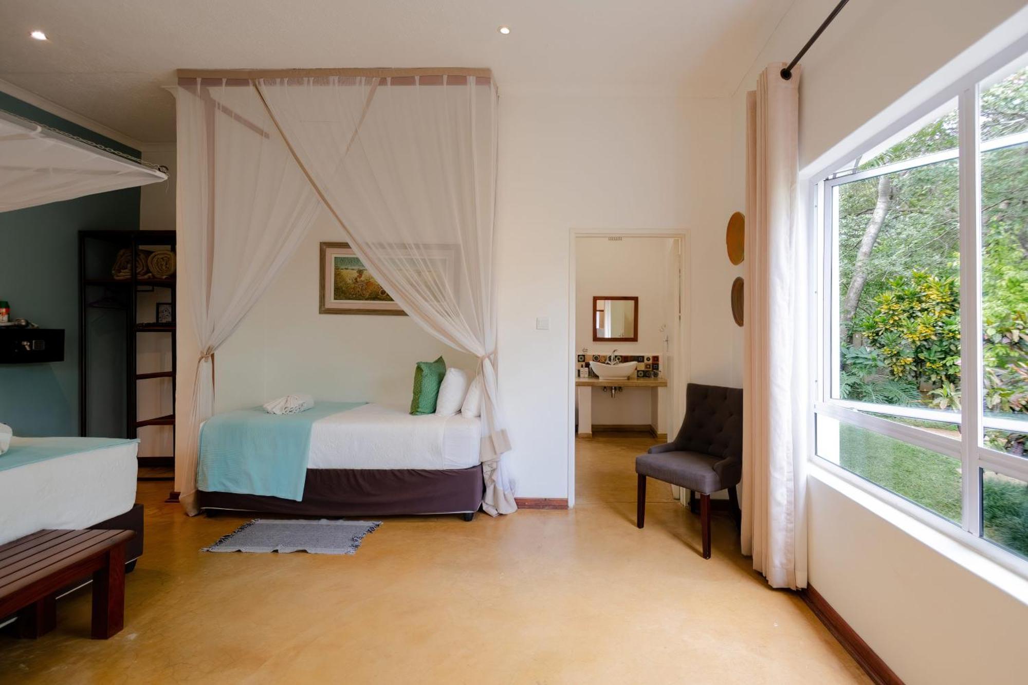 Phezulu Guest Lodge Victoria Falls Exterior photo