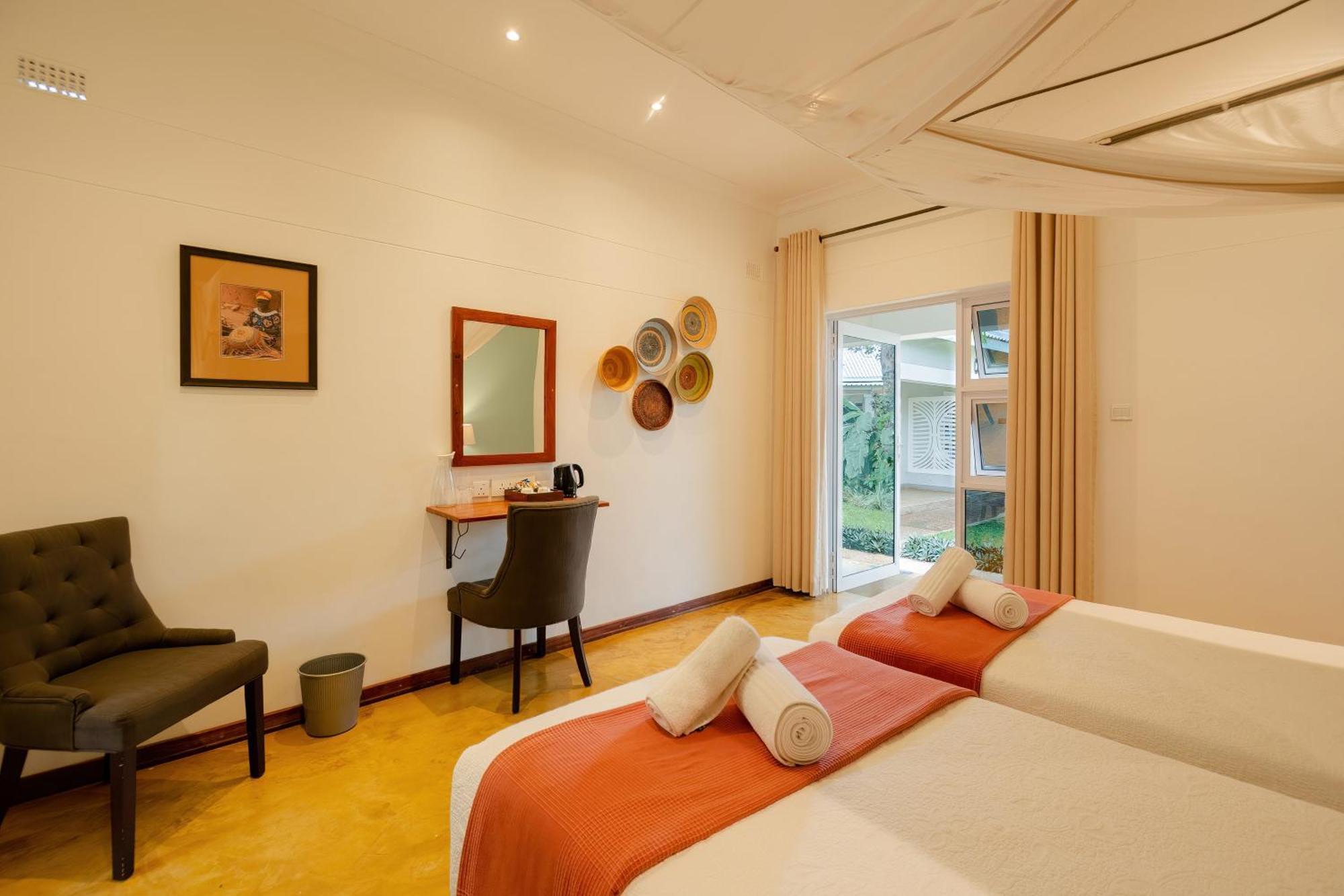 Phezulu Guest Lodge Victoria Falls Exterior photo